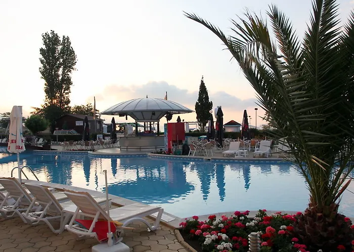 Курортний комплекс Neptun 4*