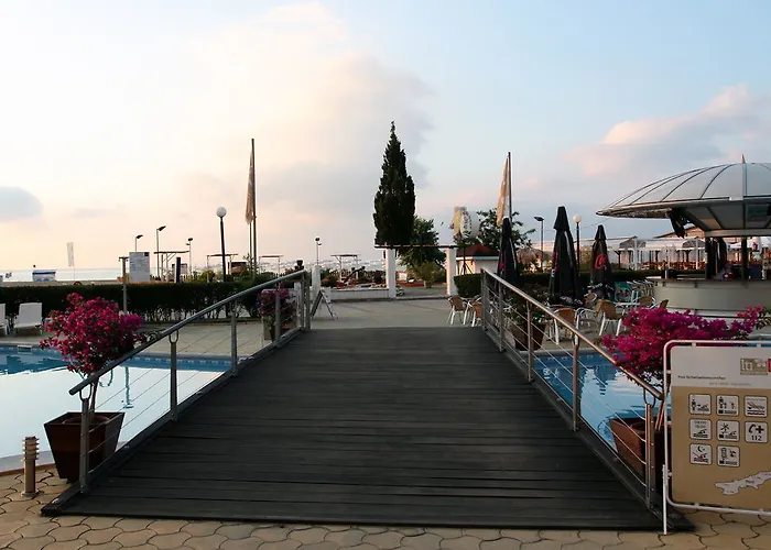 Курортний комплекс Neptun 4*