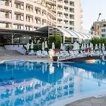 Neptun Resort 4*