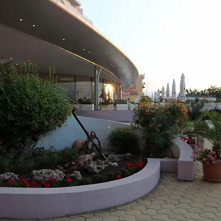 Курортный комплекс Neptun 4*