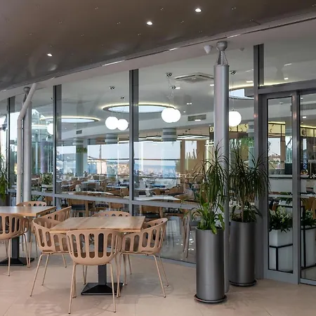 度假村 乐朋海滩酒店 4*